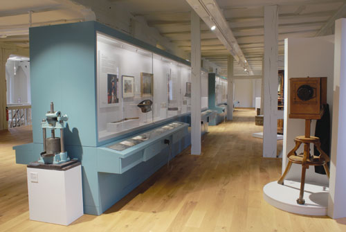Blick in die Ausstellung im ersten Obergeschoss